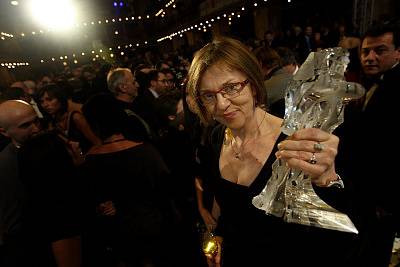 Herečka Lenka Termerová s cenou za vedlejší ženský herecký výkon na udělení filmových cen Český lev za rok 2008, které proběhlo 7. března v pražské Lucerně.
