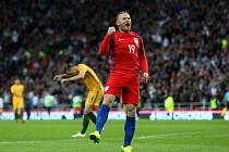 Wayne Rooney z Anglie slaví gól proti Austrálii.