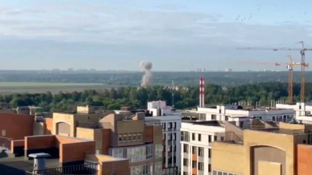 Drony zasáhly dvě obytné budovy v Moskvě