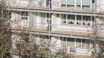 Zvětšení balkonů zvýšilo užitnou hodnotu bytů.