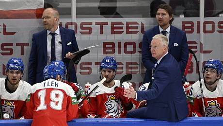 Čeští hokejisté usilují o postup do finále mistrovství světa.