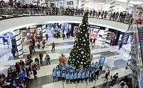 Dva z pěti obyvatel Česka nakupují dárky v listopadu, průběžně během roku pořizuje vánoční dárky zhruba každý pátý. Vyplývá to z nového průzkumu. Ilustrační snímek