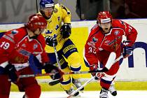 Hokejisté Švédska vyhráli v prvním finálovém utkání Euro Hockey Tour v Gävle na Ruskem 3:2.