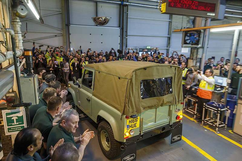 Poslední vyrobený Land Rover Defender.