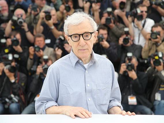 Režisér Woody Allen na festivalu v Cannes.