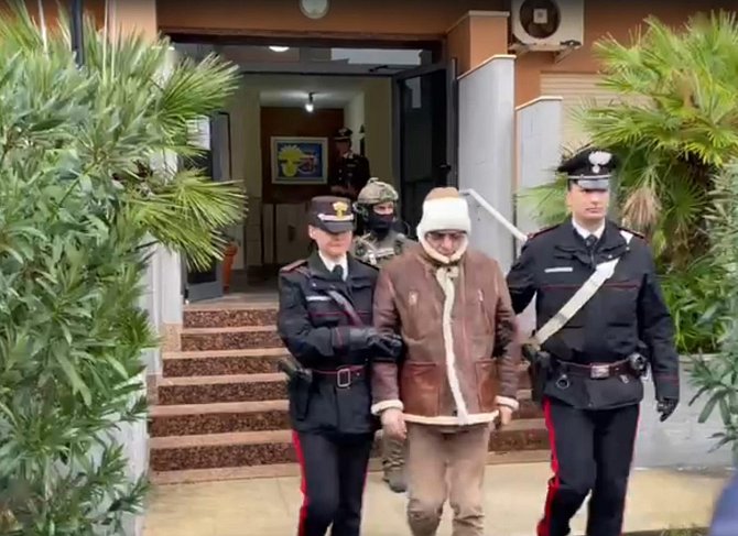 Zatčení Mattea Messiny Denara v lednu 2023