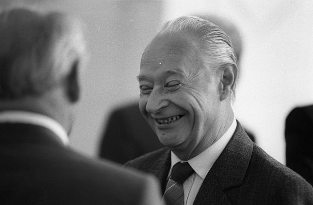Alexander Dubček coby předseda Federálního shromáždění v červenci 1990