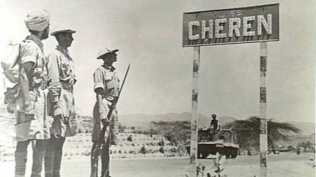Indičtí vojáci u dobytého Kerenu (italsky Cherenu) v květnu 1941