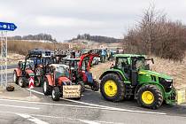 Protestní akce zemědělců probíhají v řadě evropských zemí, v Česku je zvažuje Agrární komora ČR, ale rozhodnutí nechává na březen. Výzvy k akci v půli února nepocházejí od ní