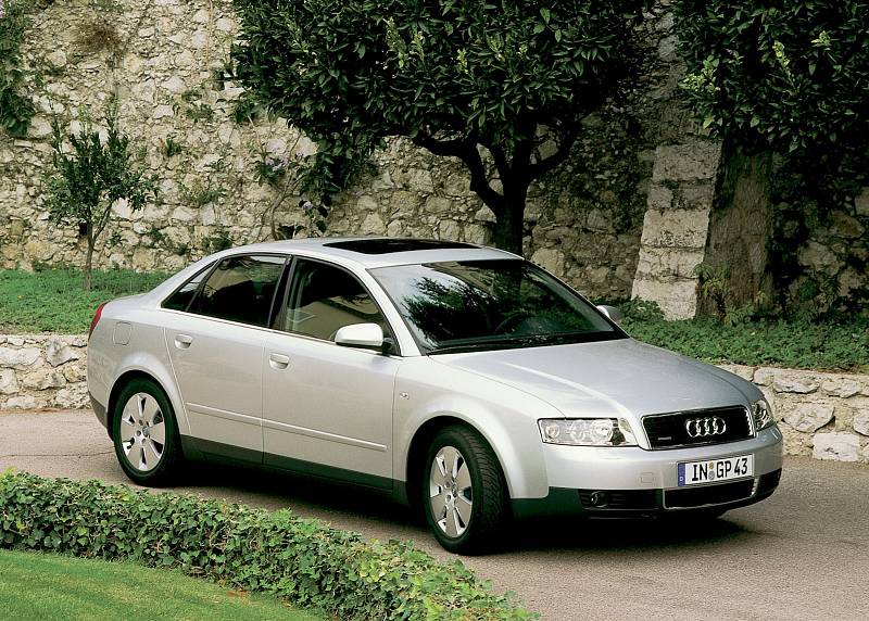 Audi A4 - druhá generace B6 (2000-2006)