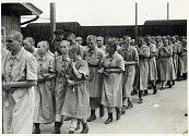 Židovské vězeňkyně ve vyhlazovacím táboře v Osvětimi