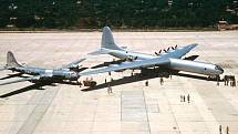 7. Convair B-36J Peacemaker - srovnání s legendární létající pevností Boeing B-29 Superfortress.