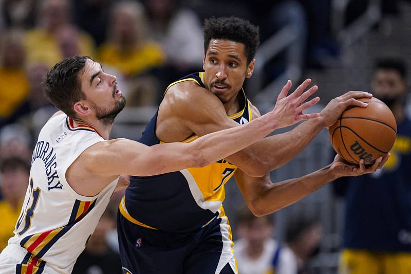 Basketbalista Tomáš Satoranský v dresu New Orleans.