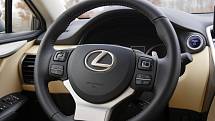 Lexus NX 300h.