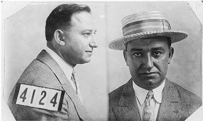 Kanadský mafián Rocco Perri na policejním identifikačním snímku, pořízeném po jeho zadržení v roce 1920