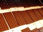 Vědci zjistili, že ti, kdo jedli čokoládu několikrát týdně, byli v průměru štíhlejší než ti, kdo si ji dopřáli jen příležitostně.  