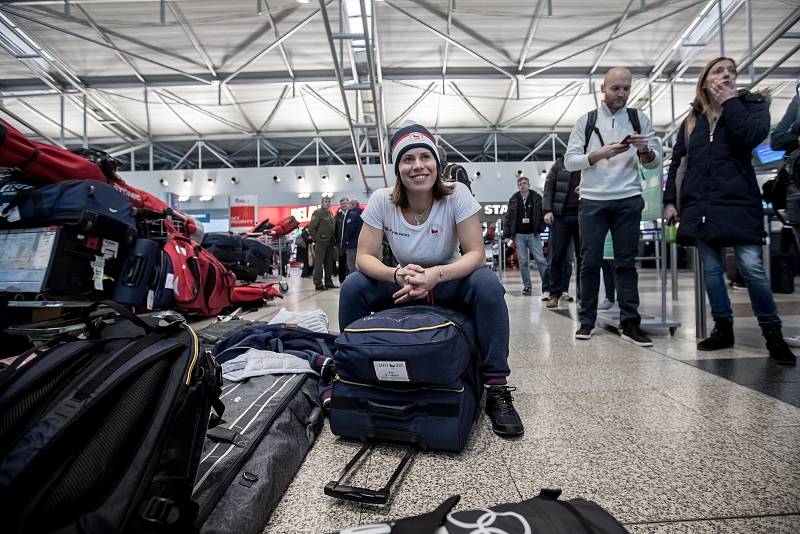 Eva Samková při odletu na olympiádu.