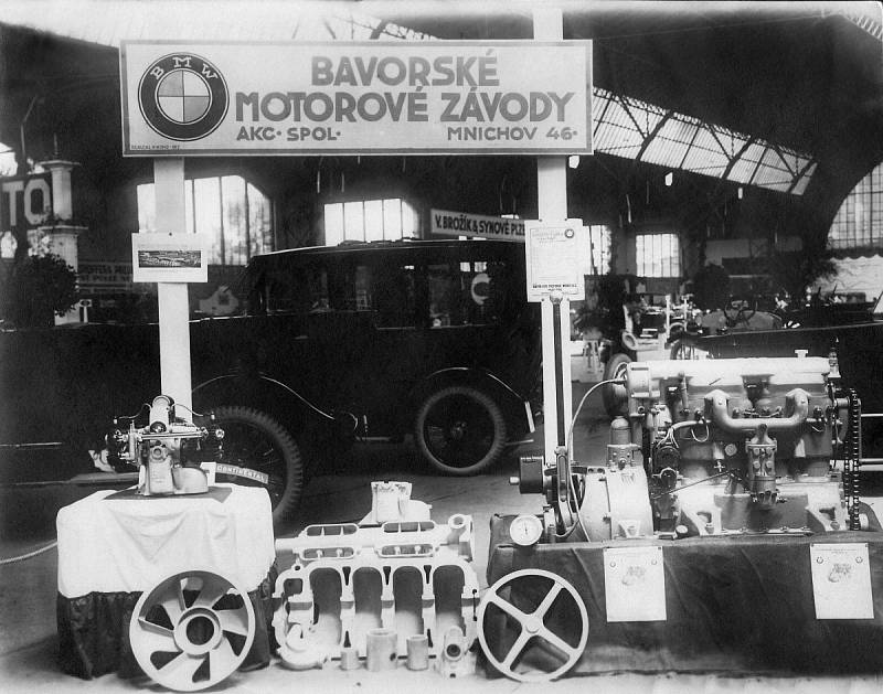 Dobové fotografie z historie značky BMW v Československu