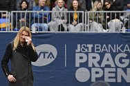 Tenisový turnaj žen JTB Prague Open, 4. května 2019 v Praze. Česká reprezentantka Lucie Šafářová se před zahájením finálového utkání rozloučila s domácím publikem