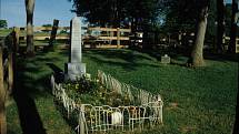 Hrob legendárního Jesseho Jamese v Kearney ve státě Missouri.