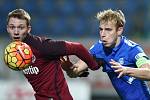 Liberec - Sparta: Lukáš Pokorný (vpravo) hlídající Lukáše Juliše