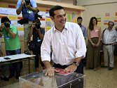 Tsipras po odevzdání svého hlasu řekl, že doufá, že Řekové svou volbou dají mandát „silné vládě", která vydrží u moci čtyři roky. 