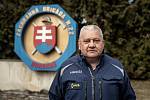 Marián Pouchan, velitel.  Záchranné brigády Hasičského a záchranného sboru (HaZZ) vznikl dočasný nouzový tábor, který je připravený pro lidi z Ukrajiny, 28. února 2022 v Humenném.