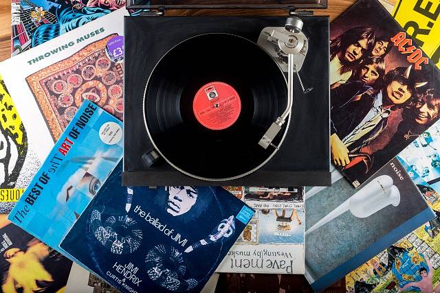 Vinylové desky se stávají čím dál více populárnější