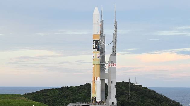 Nosná raketa s moduly SLIM a XRISMA před startem