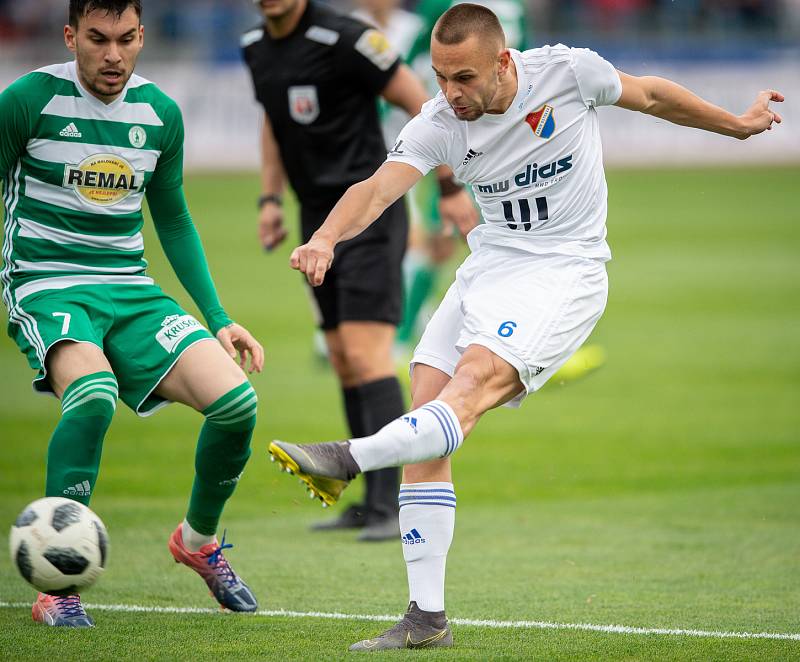 Semifinále fotbalového poháru MOL Cupu: FC Baník Ostrava - Bohemians Praha 1905, 24. dubna 2019 v Ostravě. Na snímku (zleva) Reiter Rudolf a Denis Granečný.