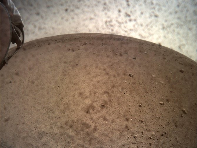 Snímek sondy InSight