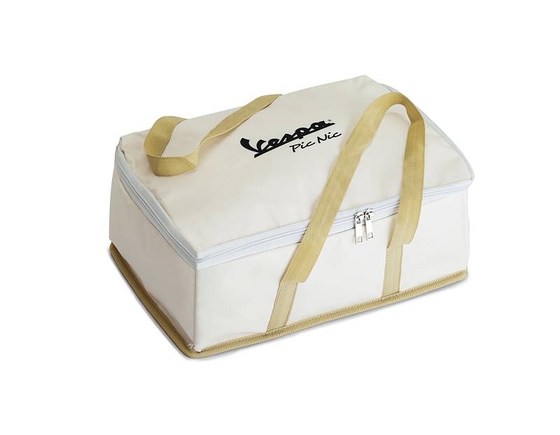 Součástí košíku je chladicí taška, která udrží piknikové zásoby čerstvé.