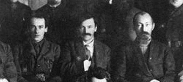Genrich Jagoda (první zleva) s V. R. Menžinským a F. E. Dzeržinským v roce 1924