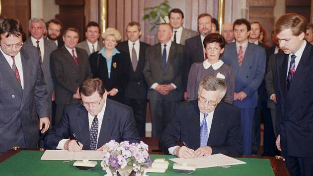Dne 29. října 1992 podepsali Václav Klaus a Vladimír Mečiar dohodu o rozdělení státu