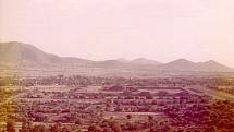 Areál Teotihuacánu v roce 1974