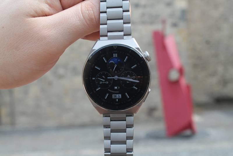 Chytré hodinky Huawei Watch GT 3 Pro nejsou úplně pro každého. Jsou však ideální volbou pro ty, kdo tráví čas ve společnosti a na kulturních akcí a zároveň se na rekreační bázi udržuje ve sportovním režimu.