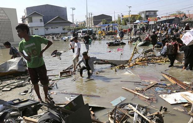 Indonéský ostrov Sulawesi zasáhlo zemětřesení a tsunami