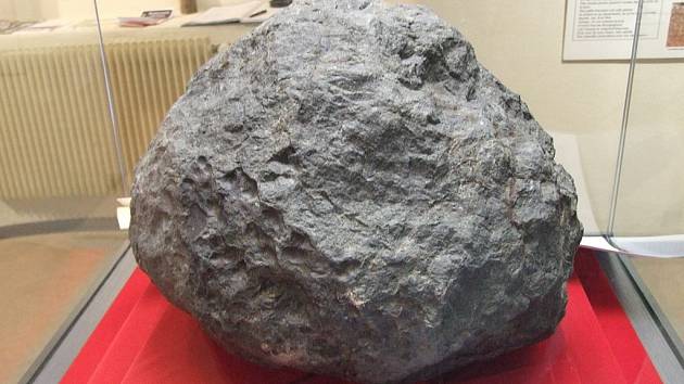Meteorit z Ensisheimu je nejstarším meteoritem, který se v západním světě dochoval