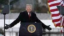 Americký prezident Donald Trump při svém projevu ve Washingtonu, kde nabádal své příznivce, aby neuznali výsledky voleb.