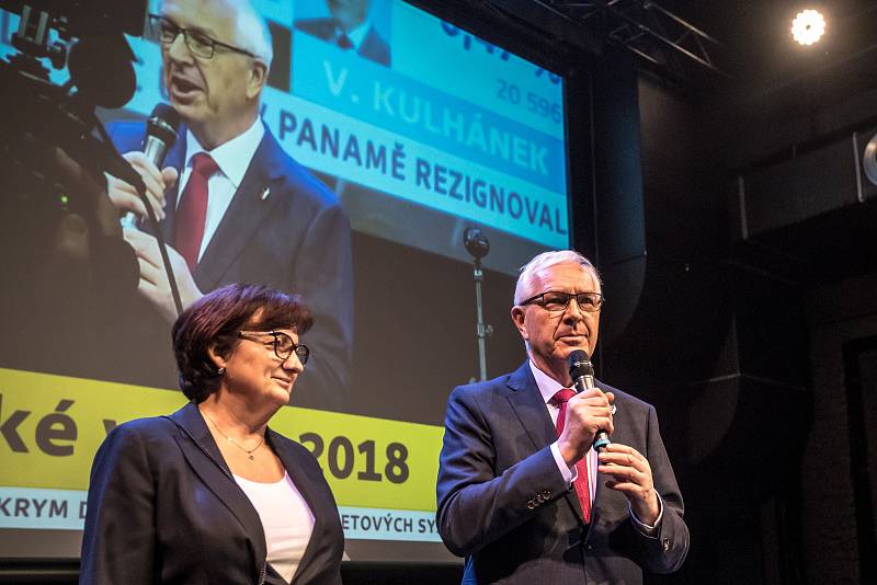 Volební štáb Jiřího Drahoše při prvním kole prezidentských voleb 13. ledna v Praze.
