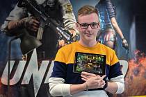 Jihomoravan Marek Mundl má zkušenost jako herní tester. Pracuje v brněnském studiu Madfinger Games, které vyvíjí mobilní videohry.