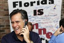 Bývalý massachusettský guvernér Mitt Romney výrazně zvítězil v republikánských primárkách na Floridě.