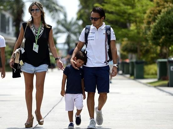 Velká cena Malajsie - Felipe Massa se ženou a synem