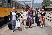 Takto čeští turisté vyjížděli přímým vlakovým spojením do Chorvatska. První souprava byla vyprodaná.