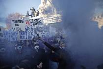 Demonstrace v Paříži na protest proti návrhu zákona o globální bezpečnosti, 28. listopadu 2020