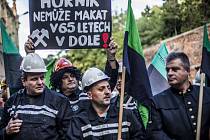 Demonstrace horníků z OKD kvůli věku odchodu do důchodu se konala 9. září před Úřadem vlády v Praze.