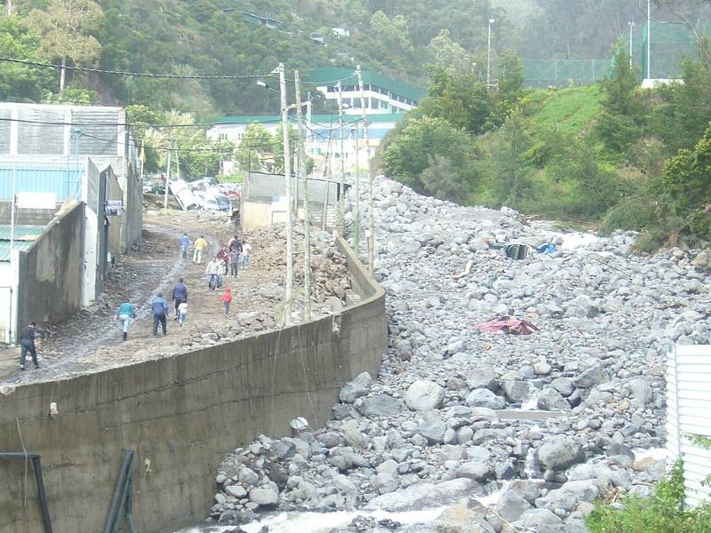 Portugalské město Funchal na Madeiře potopily před deseti lety sesuvy bahna a bleskové povodně