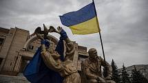 Ukrajinská vlajka zavlála nad městem Balaklija v Charkovské oblasti.. Ukrajinci město osvobodili od ruské okupace začátkem září