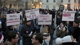 Obušku, z GIBSu ven! Lidé protestovali proti komunistovi Ondráčkovi -  Krkonošský deník