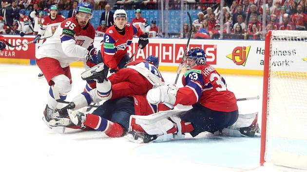 Tsjekkiske hockeyspillere har vært i trøbbel med Norge i lang tid.  Omsetningen ble ledet av jubilanten Červenka